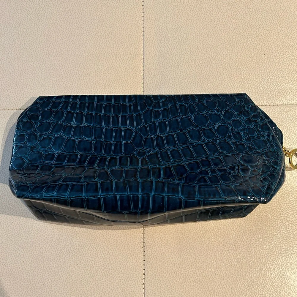 Estée Lauder Cosmetic Makeup Bag/Clutch Teal Faux Alligator Travel Everyday